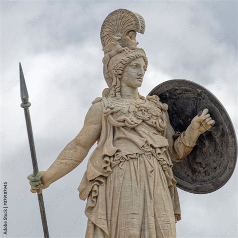  Discover Viva Athena's Impressive Stature! 