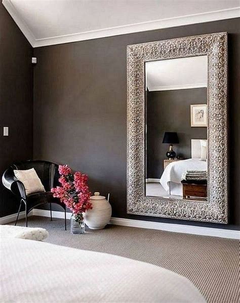  Enhancing the Space: Making the Most of Mirrors and Lighting 