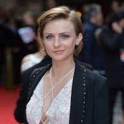  Faye Marsay's Estimated Wealth 