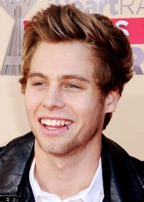  Luke Hemmings: Stature and Physique Indicators 