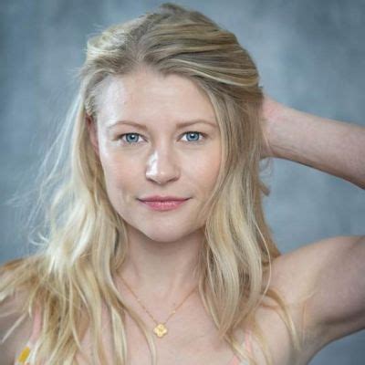  Net Worth and Assets of Emilie De Ravin 