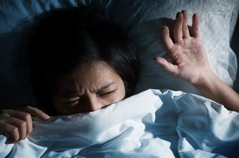  Overcoming Fear and Anxiety during Sleep Paralysis: Taking Control of Your Dreamscape