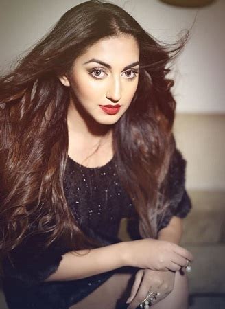  Revealing Surbhi Mahendru: An In-Depth Profile 