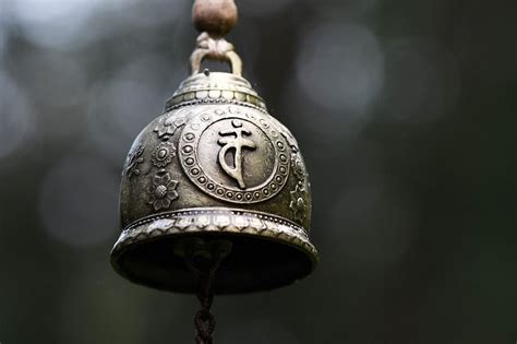  Unlocking the Soul: Exploring the Spiritual Significance of Church Bells 