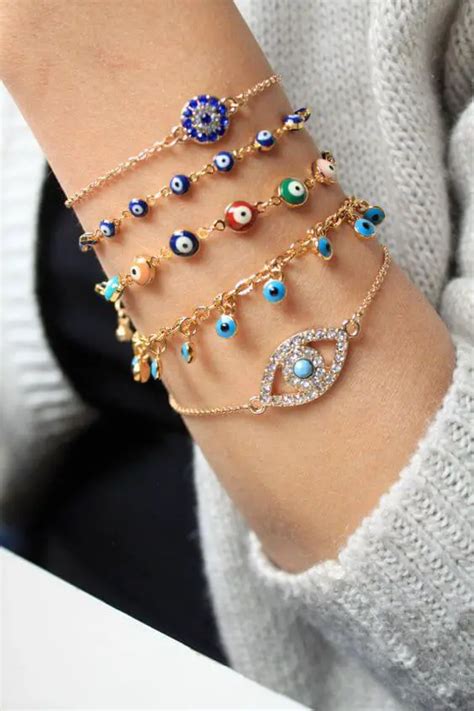 2022 Bracelet Trends: The Latest Styles to Keep an Eye On