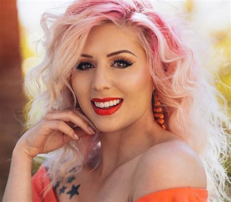 A Brief Overview of Annalee Belle's Life