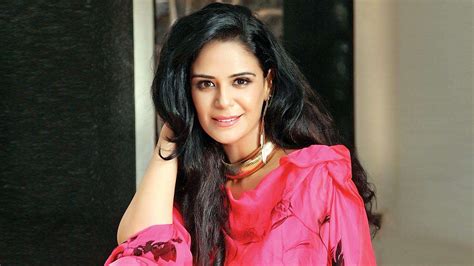 A Brief Overview of Mona Singh's Life