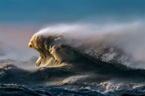 A Haunting Sight: The Eerie Appearance of Dark Waves