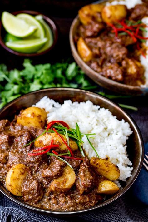 A Journey Through Time: Evolution of Meat Curry Recipes