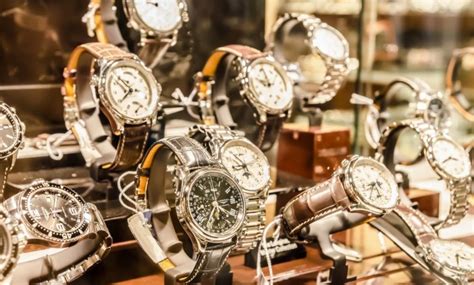 A Novice's Guide to Watch Materials: Selecting the Ideal Option for You