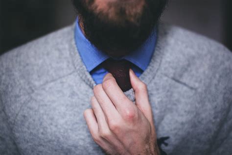 A Symbol of Confidence: How Wearing a Crimson Necktie Enhances Your Self-Expression