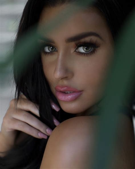 Abigail Ratchford's Physique and Beauty Tips