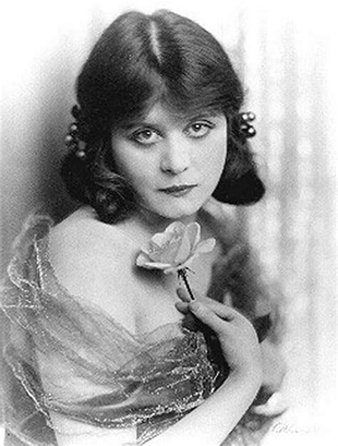 About Theda Bara's Age and Birthdate