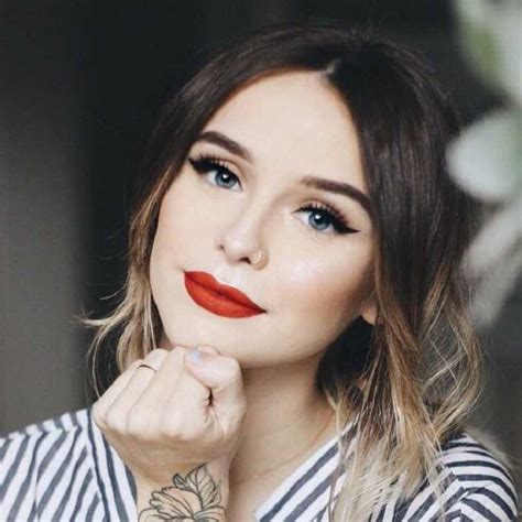 Acacia Brinley's Net Worth: How Much Does She Earn?