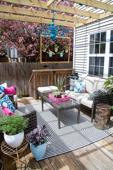 Adding Personal Touches: Decorating Your Outdoor Seating Area