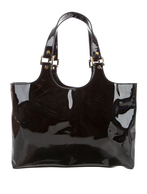 Affordable Alternatives: Budget-Friendly Options for Trendy Black Handbags