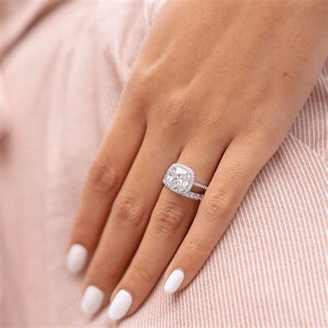 Affordable and Ethical: Non-Diamond Engagement Rings for Every Budget