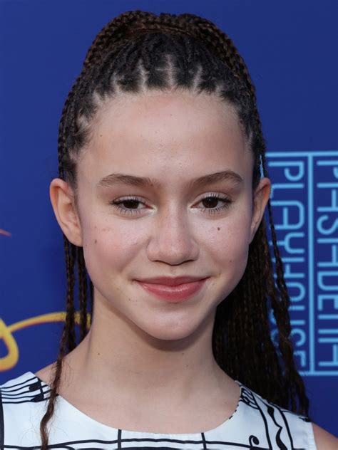 Age: How Old is Chloe Blue?