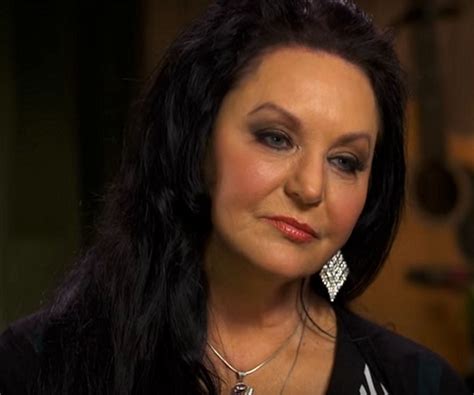 Age: How Old is Crystal Gayle?