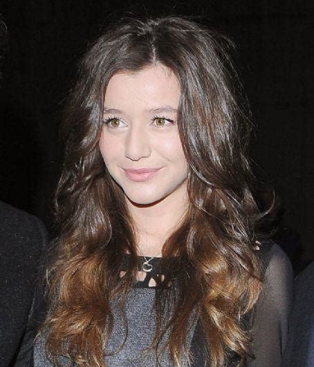 Age: How Old is Eleanor Calder?