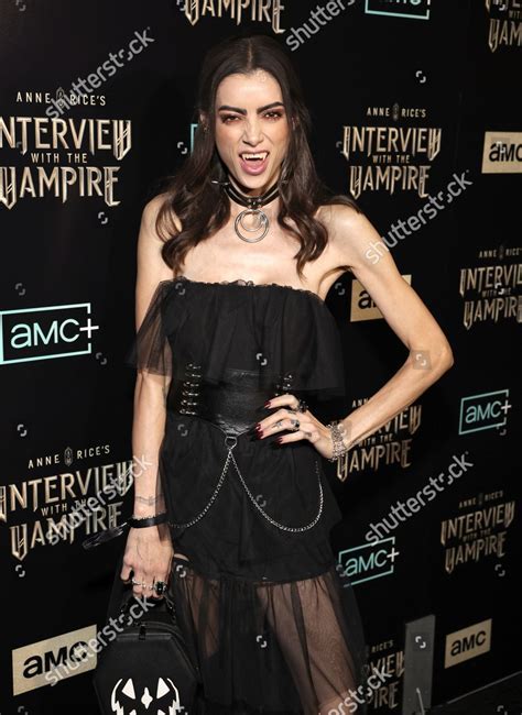 Age: How Old is Leeanna Vamp?