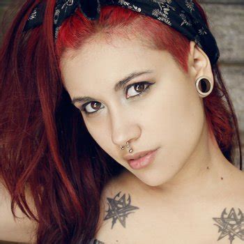 Age: How old is Ellys Suicide?