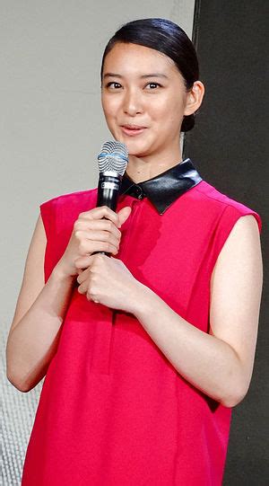 Age: How old is Emi Takei?