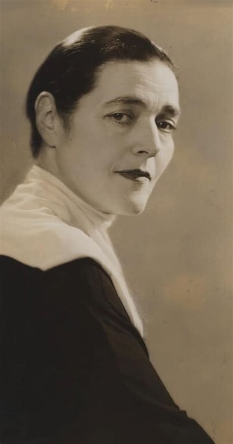 Age and Background of Fannie Hurst