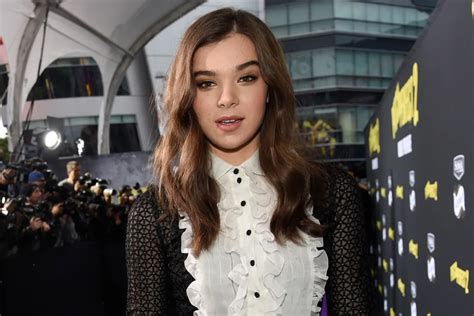 Age and Early Life of Hailee Steinfeld