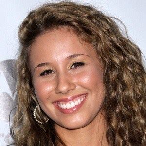 Age and Height of Haley Reinhart