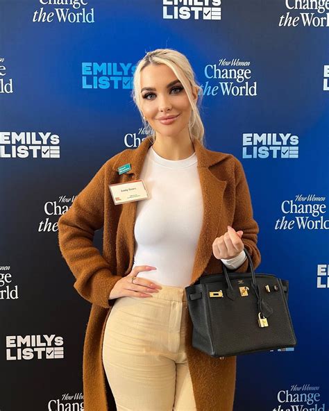 Age and Personal Life of Emily Sears