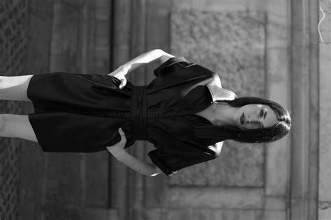 Ainoa Moreno's Distinctive Fashion Sense and Creative Presentation