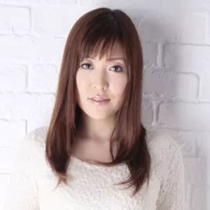 Akane Satozaki Biography