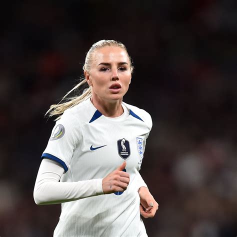 Alex Greenwood's diet and workout tips