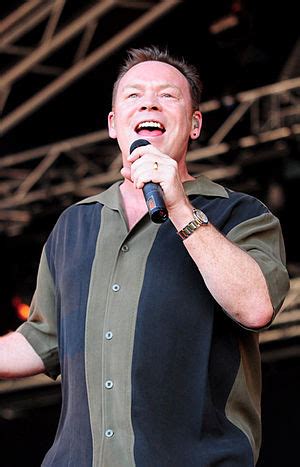 Ali Campbell's Height and Figure