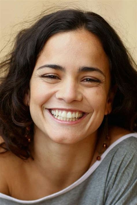 Alice Braga Age