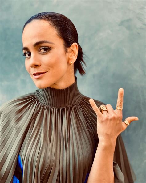 Alice Braga Biography