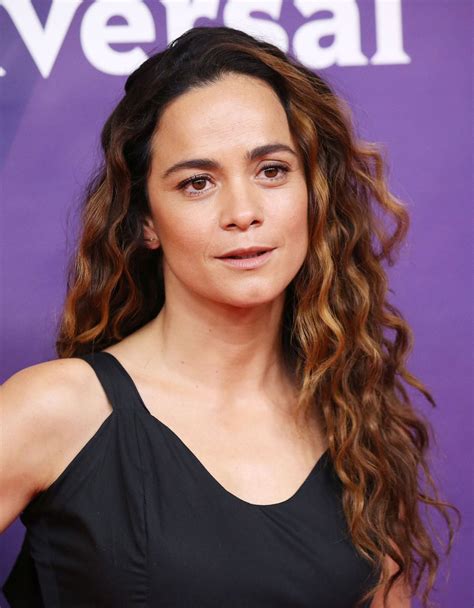 Alice Braga Height