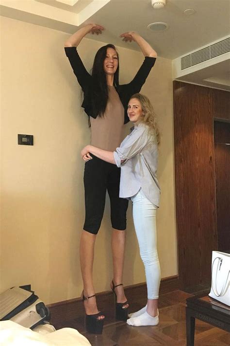 Aline's Height: How Tall is She?