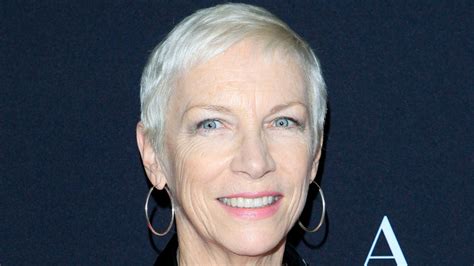 All About Annie Lennox Biography