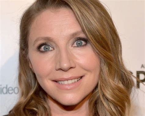 All About Sarah Chalke: Biography