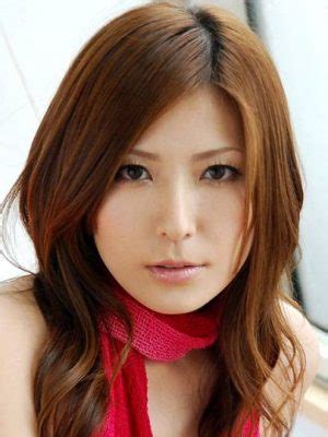 All about Yuna Shiina - Biography