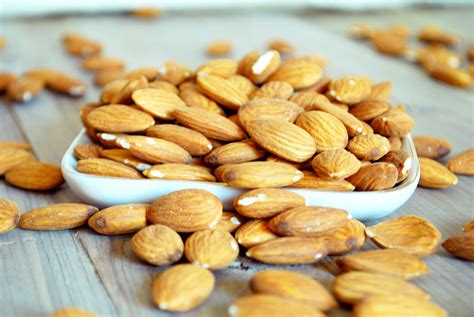 Almonds for Weight Management and Healthy Snacking