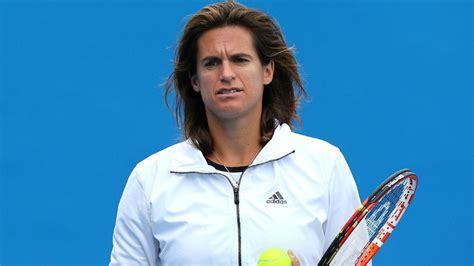 Amelie Mauresmo's Unique Playing Style