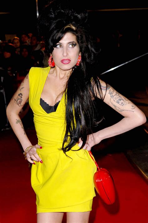 Amy Winehouse's Physique: Fashion and Style