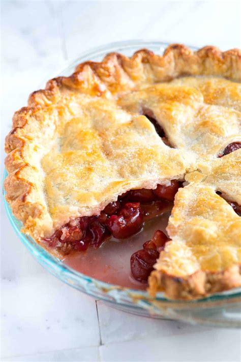 An Easy Step-by-Step Guide to Baking a Tantalizing Cherry Pie