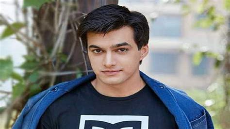 Analyzing Mohsin Khan's Height