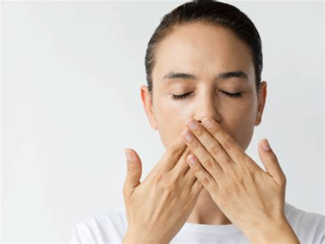 Analyzing the Emotional Impact of Dreams Involving Unpleasant Oral Odor