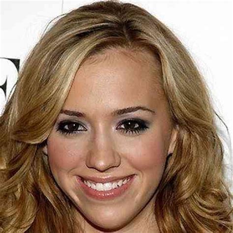 Andrea Bowen's Overall Net Worth