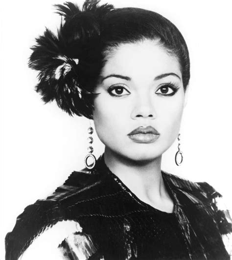 Angela Bofill: Early Life and Career